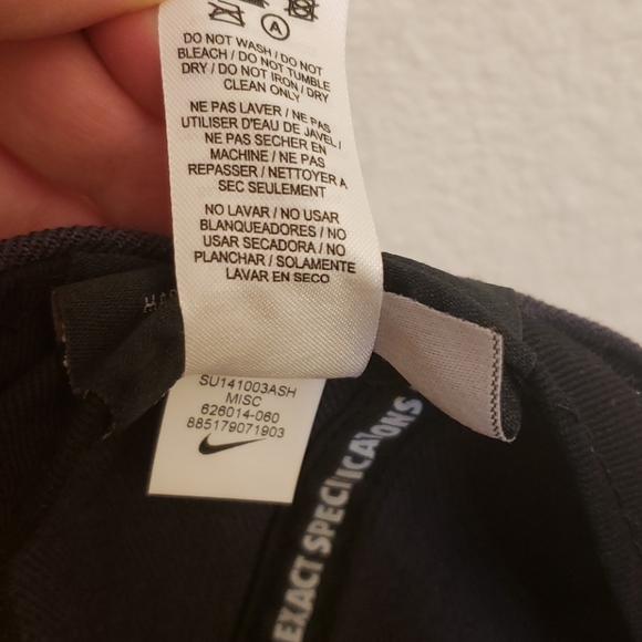 Nike hat - Picture 7 of 7